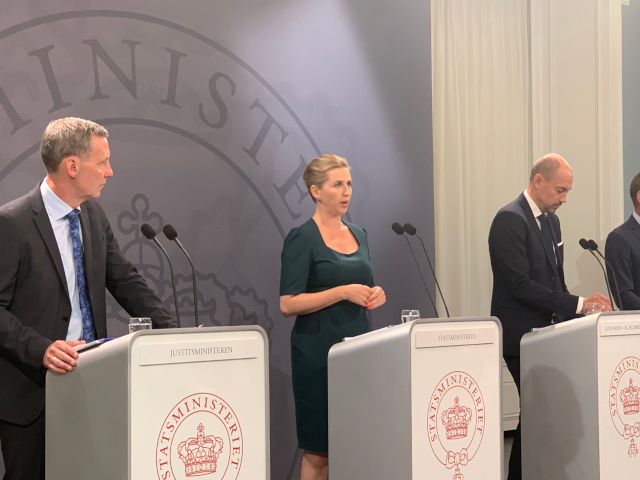 Måden Mette Frederiksen fremlægger sit materiale er til karakteren 6.0.